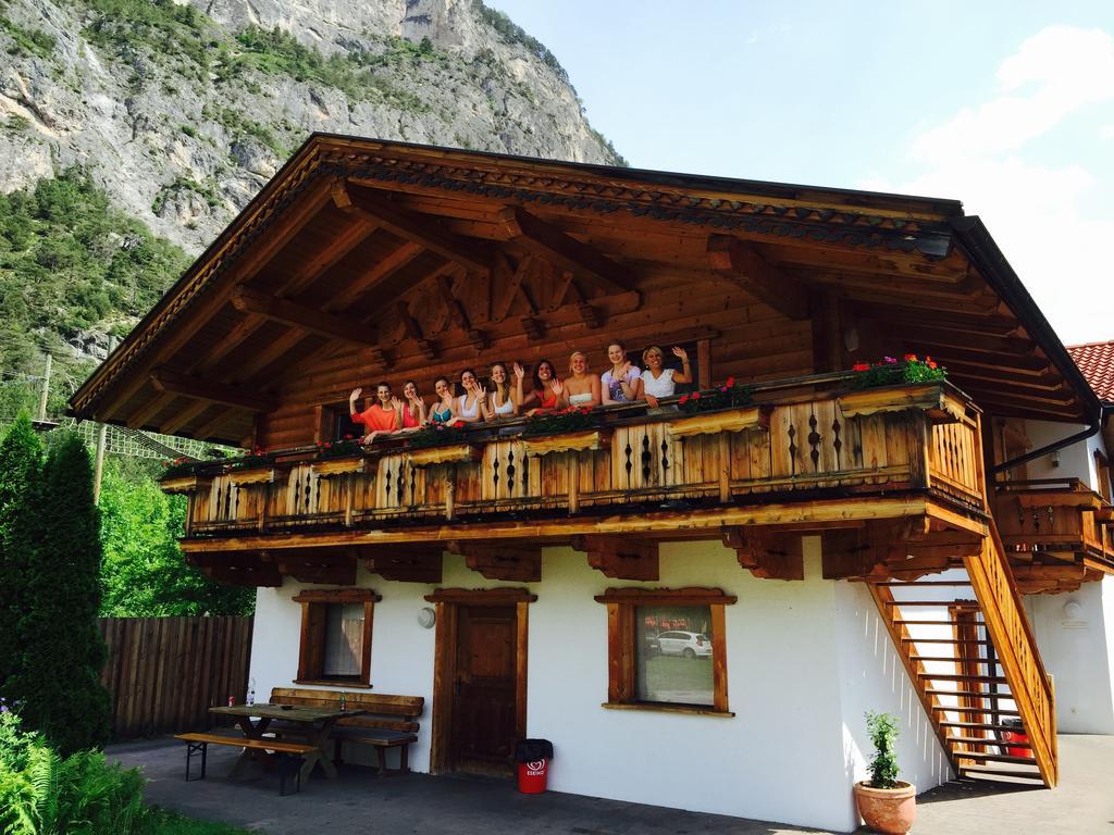 Inn-Side Adventure Cabins Haiming Zimmer foto
